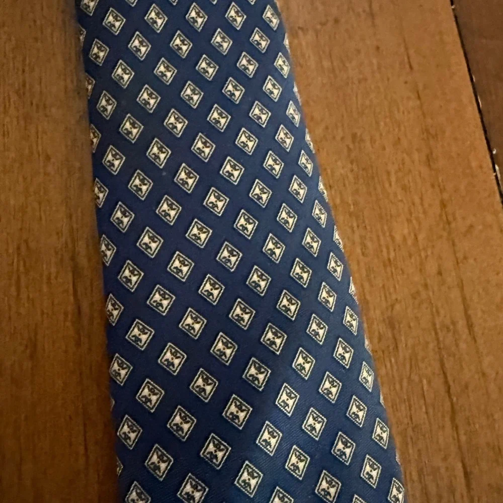 Neiman Marcus Silk Tie Navy‎ Blue Geometric Pattern Made in Italy Mens